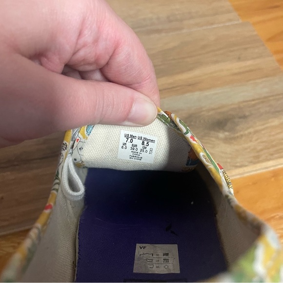 Vans Liberty of London Alice in Wonderland sneakers women’s size 8.5 yellow - Picture 8 of 11